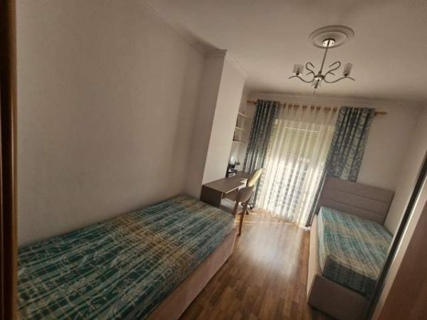 Tirane, jepet me qera apartament Kati 7, 85 m² 450 Euro BAR OSLO ASTIR