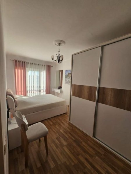 Tirane, jepet me qera apartament Kati 7, 85 m² 450 Euro BAR OSLO ASTIR