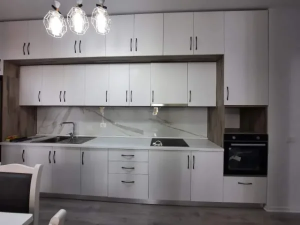 Tirane, jepet me qera apartament 2+1 105 m² 450 Euro (Yzberisht)