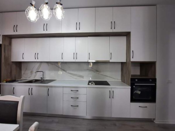 Tirane, jepet me qera apartament Kati 5, 105 m² 500 Euro (Yzberisht)