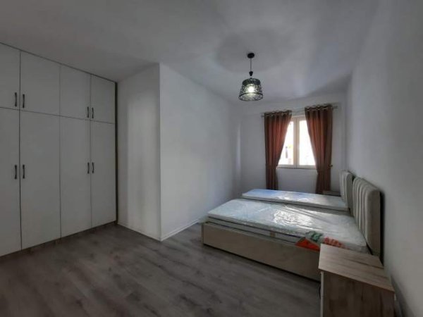 Tirane, jepet me qera apartament 2+1 105 m² 450 Euro (Yzberisht)