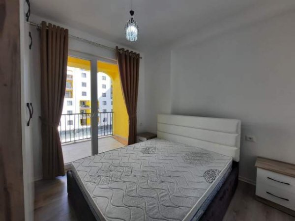 Tirane, jepet me qera apartament 2+1 105 m² 450 Euro (Yzberisht)