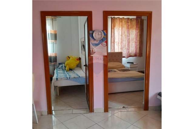 Tirane, shitet apartament 1+1+BLK 77 m² 52.000 Euro (Yzberisht)
