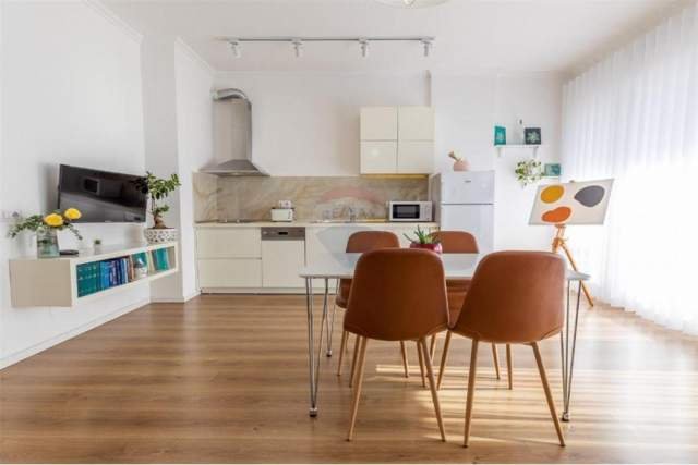 Tirane, shitet apartament 1+1+BLK 74 m² 186.000 Euro