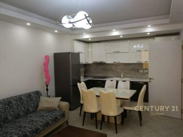 Tirane, jepet me qera apartament 2+1+BLK Kati 2, 80 m² 500 Euro (Selite, Qendra Tregtare Kristal)