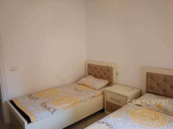 Tirane, jepet me qera apartament 2+1 80 m² 500 Euro