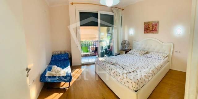 Tirane, jepet me qera apartament 1+1+BLK Kati 2, 75 m² 50.000 Leke (Rruga 5 Maji)