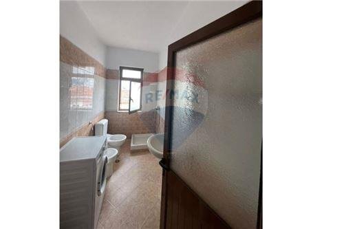 Tirane, jepet me qera 1+1 Kati 3, 380 Euro