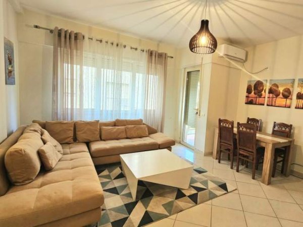 Tirane, jepet me qera apartament 1+1+BLK Kati 3, 60 m² 380 Euro (Liqeni i Thatë)