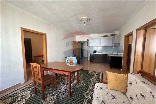 Tirane, jepet me qera apartament 3+1 40.000 Leke