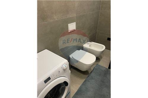 Tirane, jepet me qera apartament 2+1 1.500 Euro