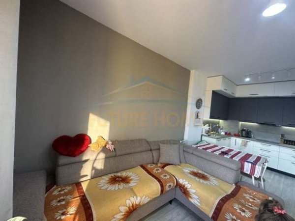 Tirane, shitet apartament Kati 3, 104 m² 135.000 Euro (YZBERISHT)