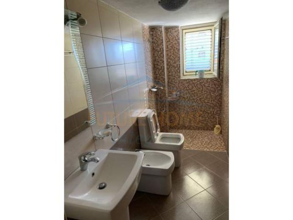 Tirane, jepet me qera apartament Kati 1, 120 m² 410 Euro (Ali Demi)
