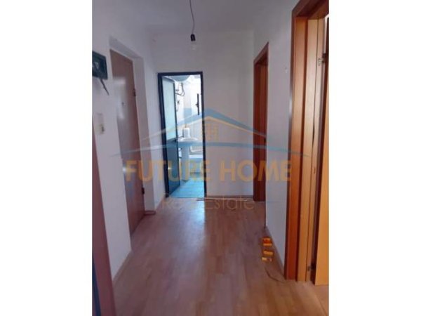 Tirane, jepet me qera apartament Kati 3, 61 m² 500 Euro (Sheshi Wilson)