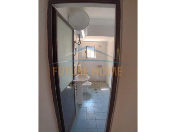 Tirane, jepet me qera apartament Kati 3, 61 m² 500 Euro (Sheshi Wilson)