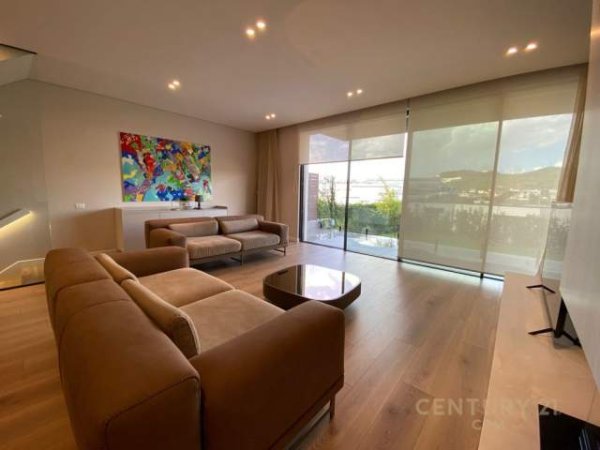Tirane, jepet me qera Vile 3 Katshe Kati 3, 597 m² 3.500 Euro (Lundder Tirana, Albania)