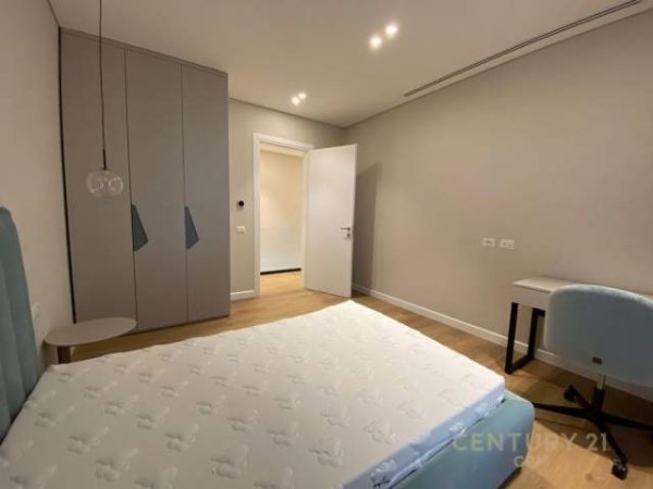 Tirane, jepet me qera Vile 3 Katshe Kati 3, 597 m² 3.500 Euro (Lundder Tirana, Albania)