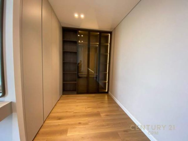 Tirane, jepet me qera Vile 3 Katshe Kati 3, 597 m² 3.500 Euro (Lundder Tirana, Albania)