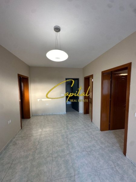 Tirane, jepet me qera apartament 2+1 Kati 2, 105 m² 400 € (SHKOZE)