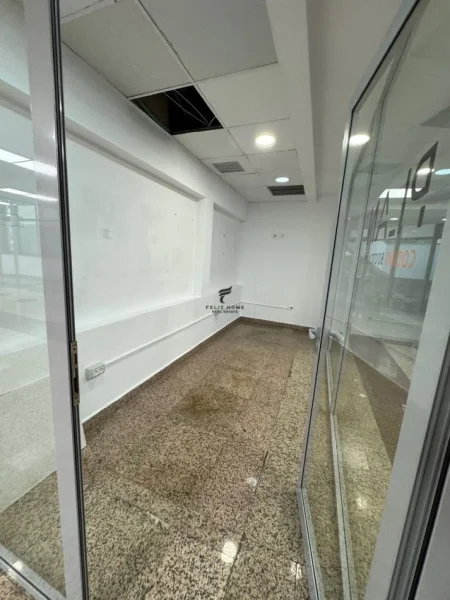 Tirane, jepet me qera zyre Kati 1, 220 m² 3.300 € (BLLOKU)