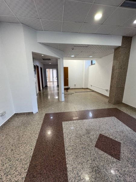 Tirane, jepet me qera zyre Kati 1, 220 m² 3.300 € (BLLOKU)