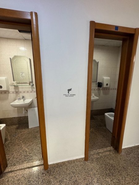 Tirane, jepet me qera zyre Kati 1, 220 m² 3.300 € (BLLOKU)