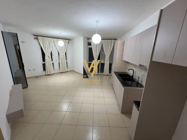 Tirane, jepet me qera apartament 2+1+Ballkon Kati 2, 85 m² 350 € (ASTIR)