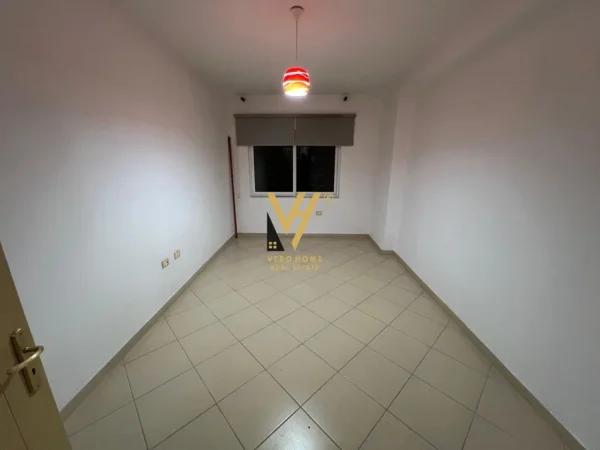 Tirane, jepet me qera apartament 2+1+Ballkon Kati 2, 85 m² 350 € (ASTIR)