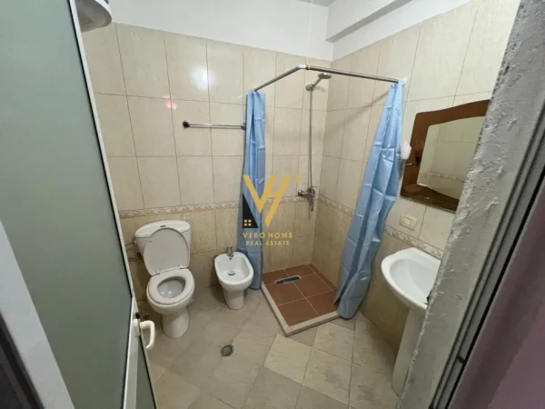 Tirane, jepet me qera apartament 2+1+Ballkon Kati 2, 85 m² 350 € (ASTIR)