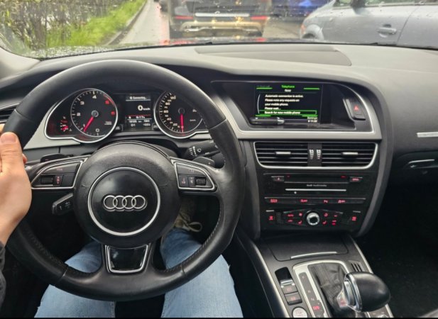 Tirane, shitet makine Audi A5 Look Rs5 Nafte, gri e erret automatik Klima 193.000 km 8.900 €
