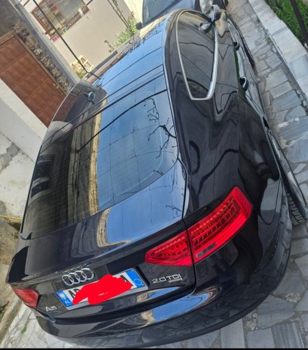 Tirane, shitet makine Audi A5 Look Rs5 Nafte, gri e erret automatik Klima 193.000 km 8.900 €