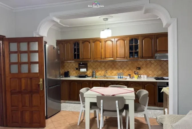 Tirane, jepet me qera apartament 2+1 Kati 1, 111 m² 600 € (Rruga Hava Murati)