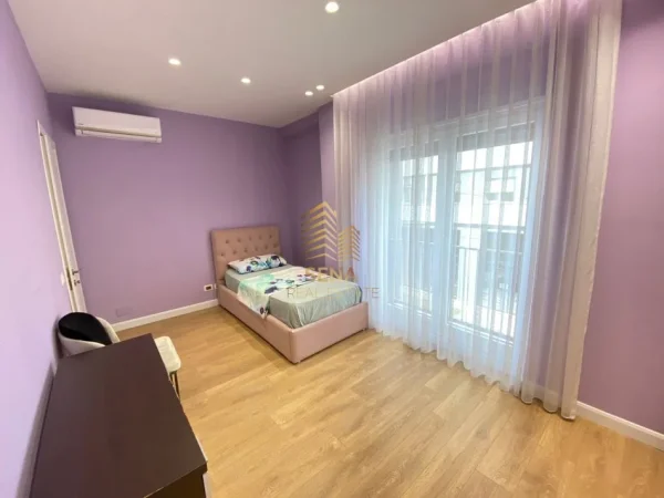 Tirane, jepet me qera apartament 2+1+Ballkon Kati 1, 100 m² 700 € (Rruga e Dibres, prane Hotel Melia)