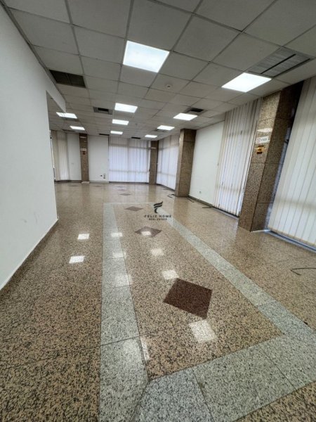 Tirane, jepet me qera zyre , 340 m² 5.100 € (BLLOKU)