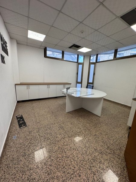 Tirane, jepet me qera zyre , 340 m² 5.100 € (BLLOKU)