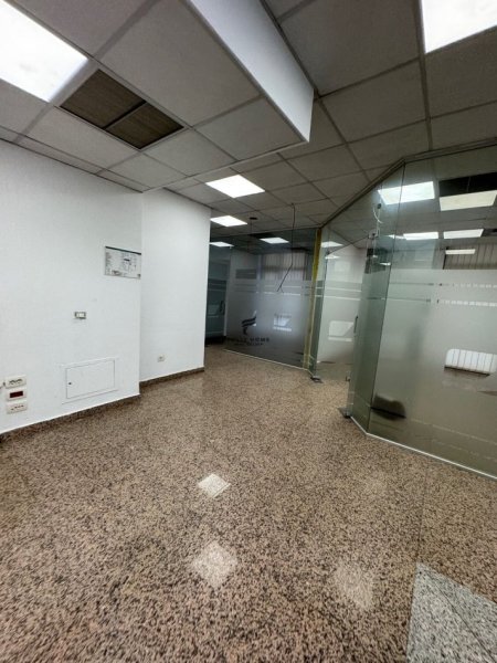 Tirane, jepet me qera zyre , 340 m² 5.100 € (BLLOKU)