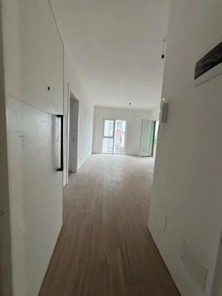 Tirane, shitet apartament 2+1+Ballkon Kati 2, 95 m² 123.370 € (ish dogana)
