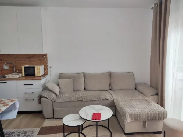 Tirane, jepet me qera apartament 2+1+Ballkon Kati 7, 70 m² 40.000 L te Reja (Tek Univers City, Tiranë)
