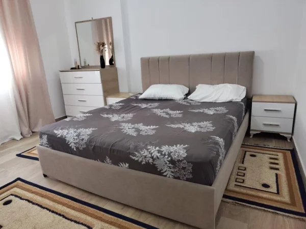 Tirane, jepet me qera apartament 2+1+Ballkon Kati 7, 70 m² 40.000 L te Reja (Tek Univers City, Tiranë)
