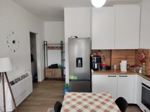 Tirane, jepet me qera apartament 2+1+Ballkon Kati 7, 70 m² 40.000 L te Reja (Tek Univers City, Tiranë)
