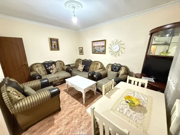 Tirane, jepet me qera apartament 3+1 Kati 2, 88 m² 520 € (Rruga Vangjel Capo)