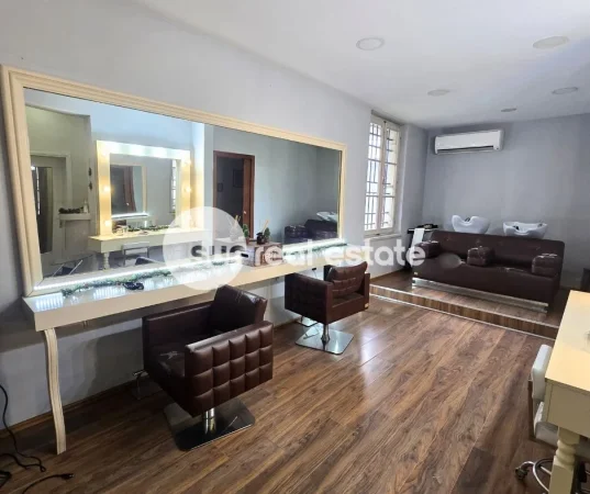 Shkoder, jepet me qera ambjent biznesi Kati 0, 80 m² (PEDONALE QENDER)