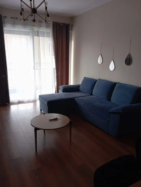 Tirane, jepet me qera apartament 2+1 Kati 6, 100 m² 650 € (5 Maji)