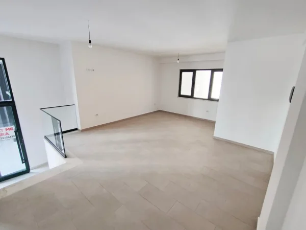 Tirane, shitet ambjent biznesi Kati 0, 43 m² 170.000 € (green city)