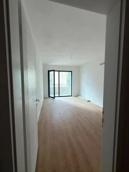 Tirane, shitet apartament 1+1 Kati 3, 78 m² 182.500 € (Liqeni Thate)