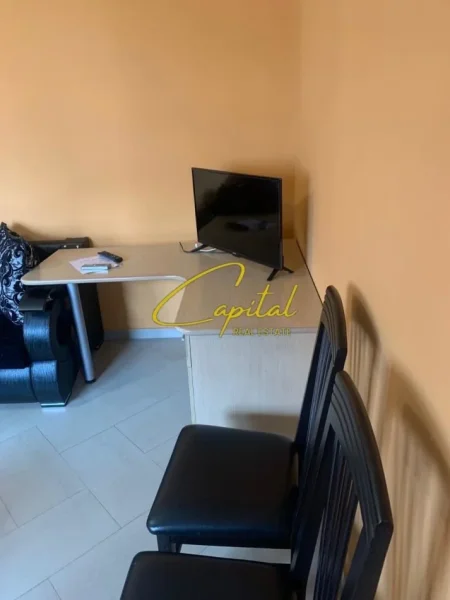 Tirane, jepet me qera apartament 2+1 Kati 2, 118 m² 500 € (ISH STACIONI TRENIT)