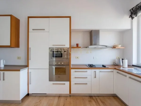 Tirane, jepet me qera apartament 2+1 Kati 6, 190 m² 2.500 € (Prane Nobis)