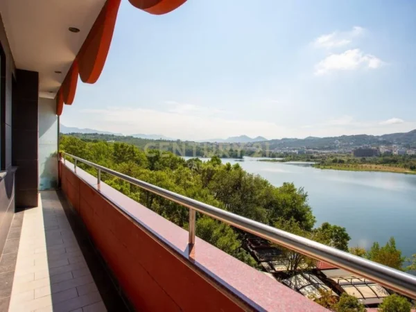 Tirane, jepet me qera apartament 2+1 Kati 6, 190 m² 2.500 € (Prane Nobis)