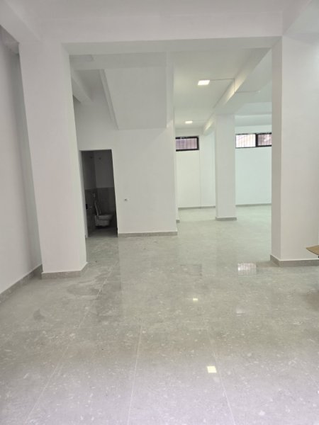 Tirane, jepet me qera Kati 0, 123 m² 750 € (21-Dhjetori)