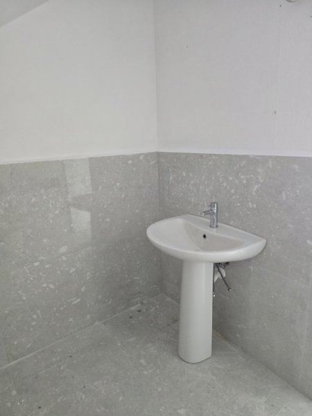 Tirane, jepet me qera Kati 0, 123 m² 750 € (21-Dhjetori)